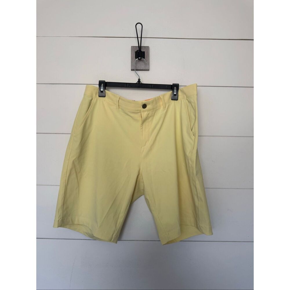 Macade Men’s 36R Yellow Golf Shorts Athletic